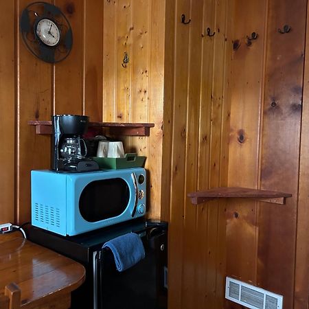 Cedar Ridge Cabins Honor Екстер'єр фото