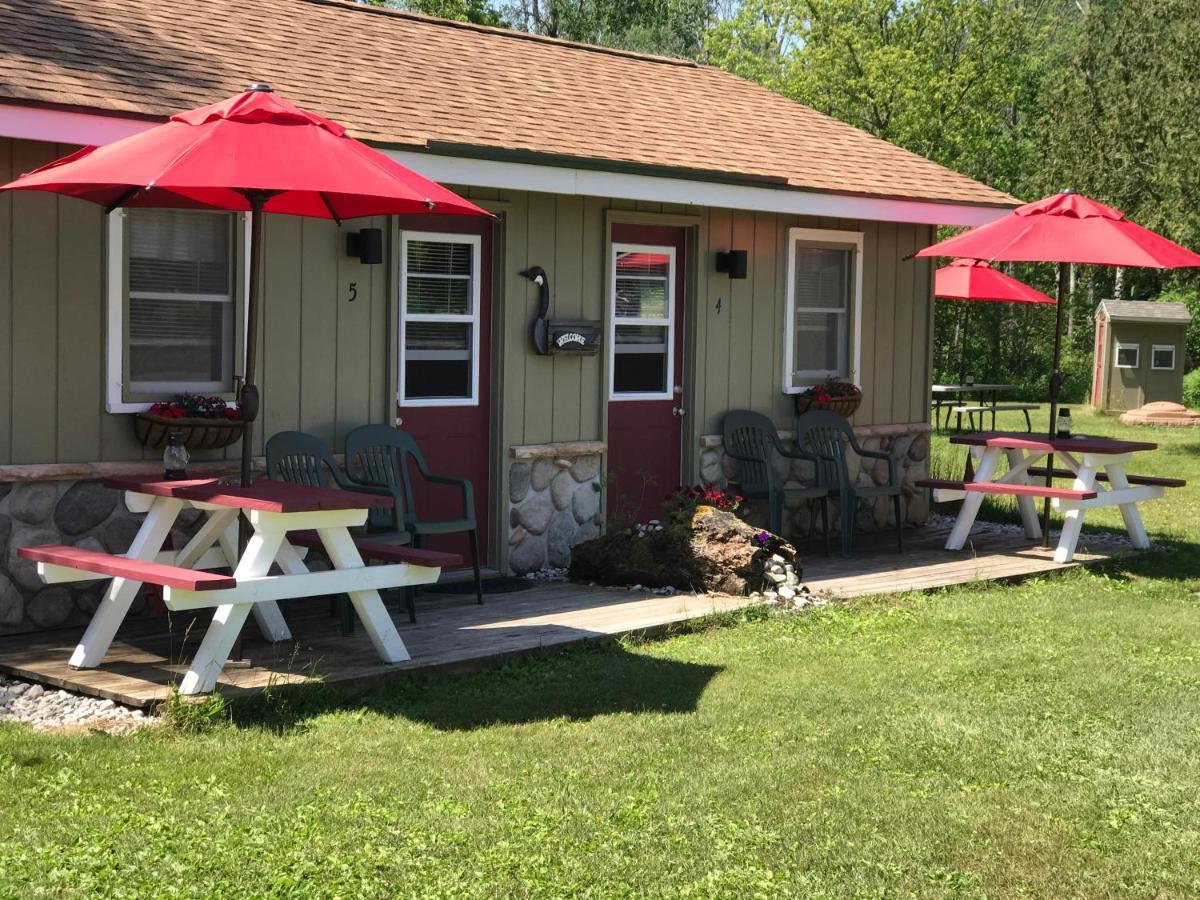 Cedar Ridge Cabins Honor Екстер'єр фото
