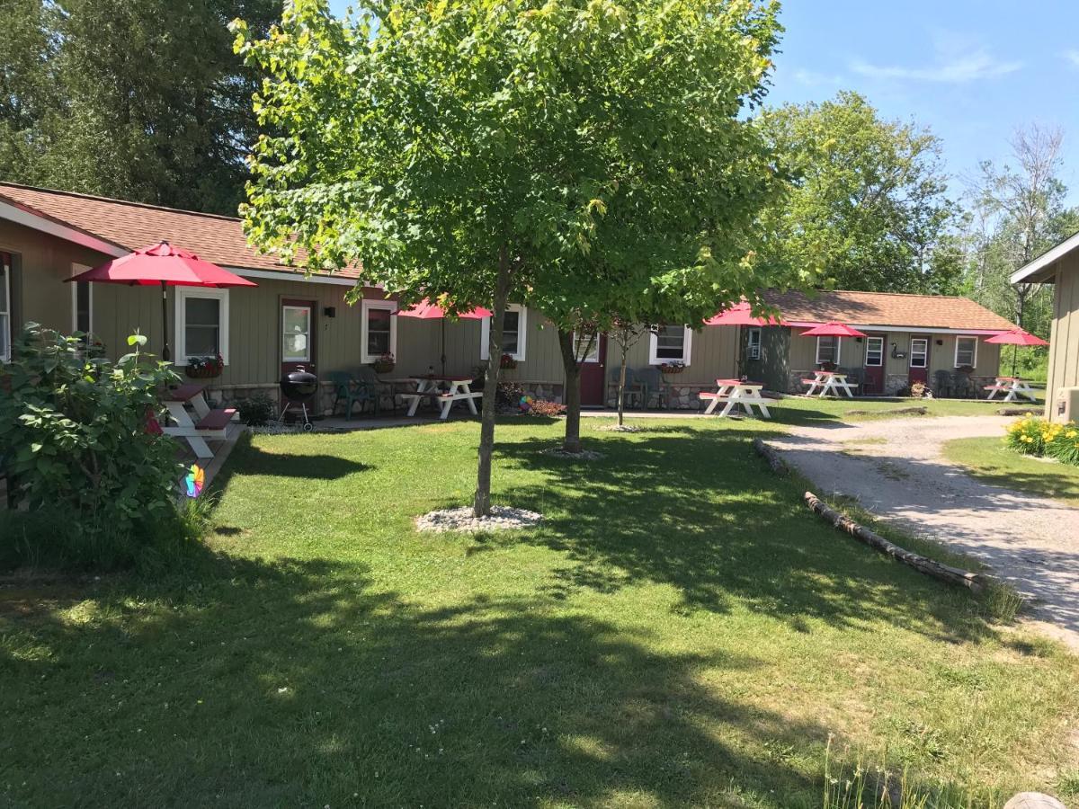 Cedar Ridge Cabins Honor Екстер'єр фото
