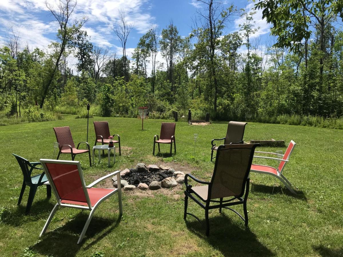 Cedar Ridge Cabins Honor Екстер'єр фото