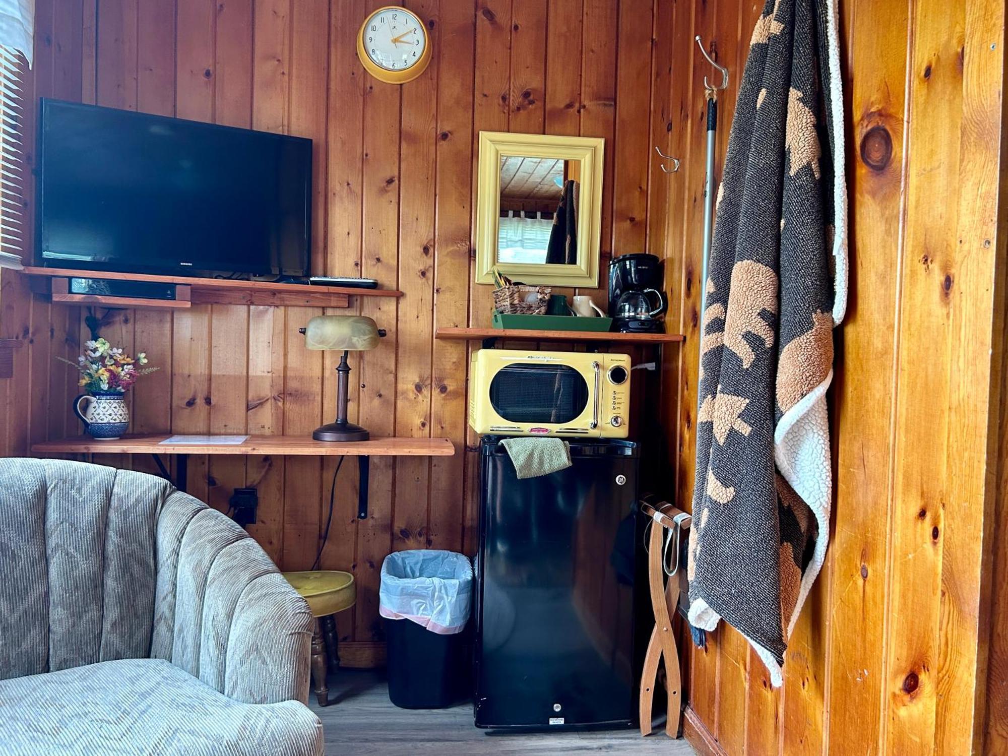 Cedar Ridge Cabins Honor Екстер'єр фото