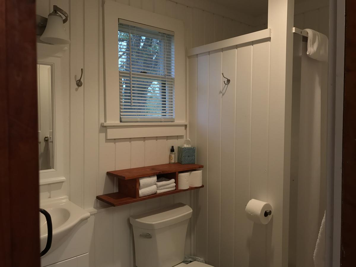 Cedar Ridge Cabins Honor Екстер'єр фото