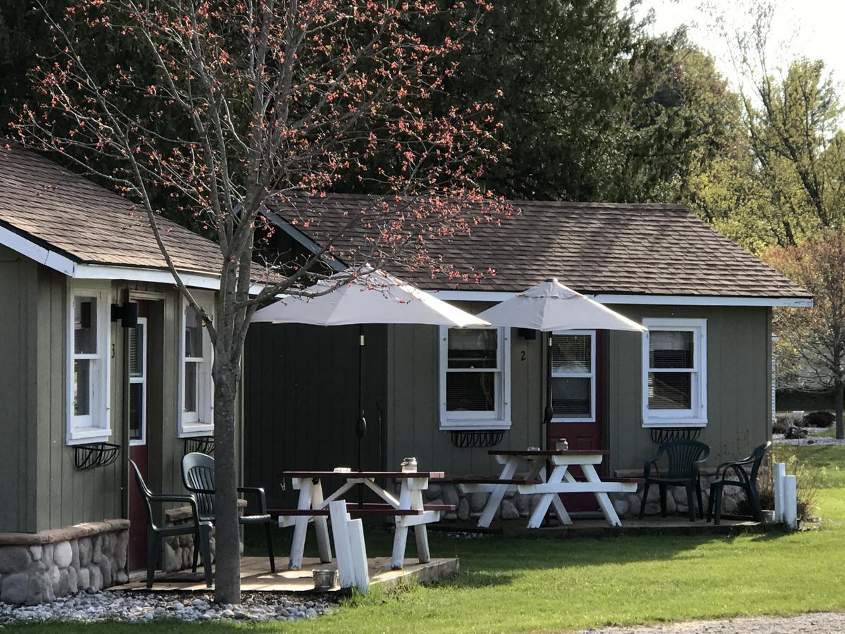 Cedar Ridge Cabins Honor Екстер'єр фото