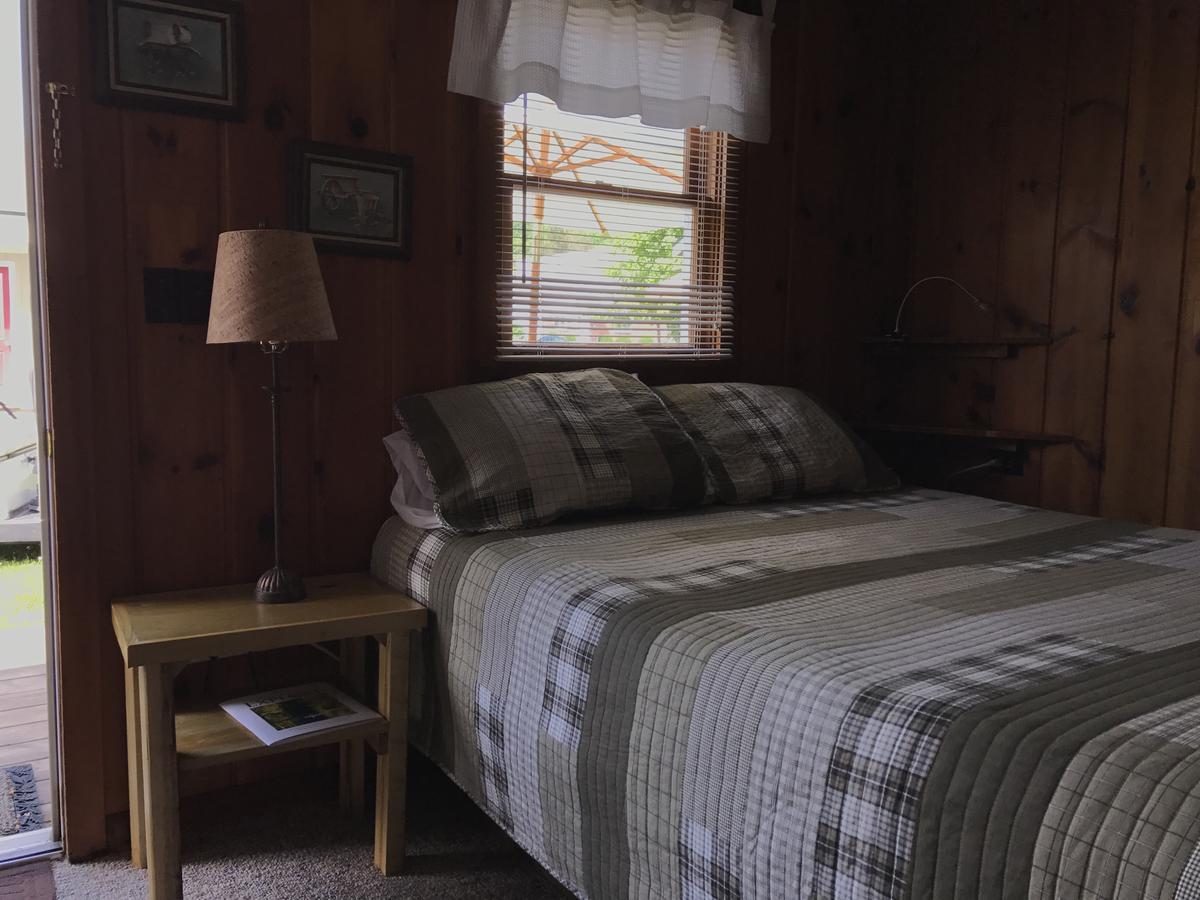 Cedar Ridge Cabins Honor Екстер'єр фото