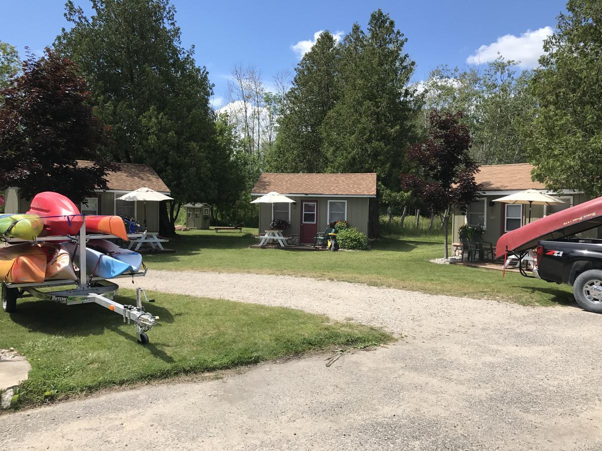 Cedar Ridge Cabins Honor Екстер'єр фото