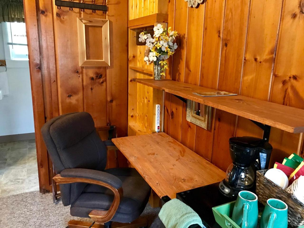 Cedar Ridge Cabins Honor Екстер'єр фото